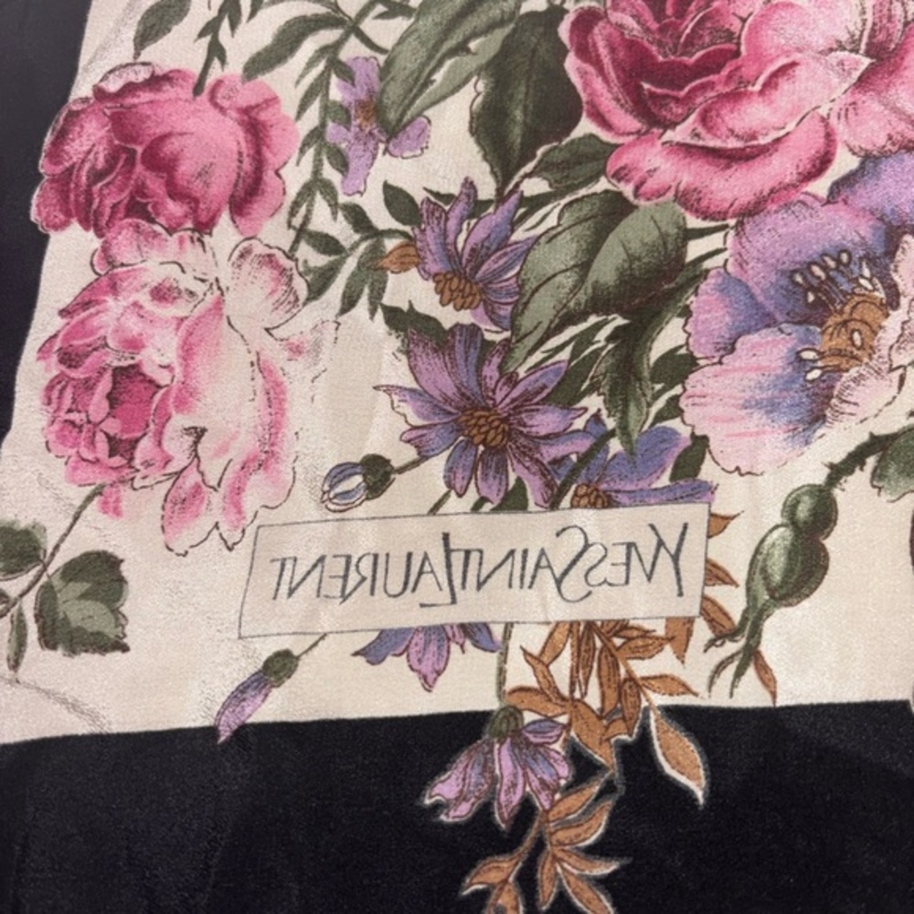 YVES SAINT LAURENT Scarf (Preowned)